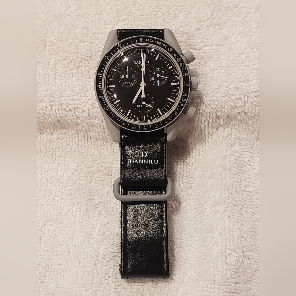 Black Dannilu watch - Picture 2 of 2